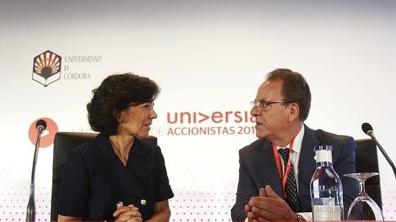 Ana Botín, presidenta de Banco Santander y Universia, charla con Segundo Píriz, presidente de la CRUE y rector de la UEX.