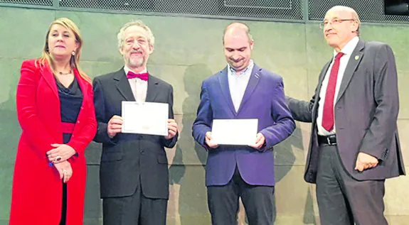 De izquierda a derecha Ana Fernández, directora de RedGEM; Alberto Ruiz Jimeno, vicerrector de Relaciones Institucionales; José Manuel Rebolo, del Área de Valorización y Federico Gutiérrez Solana (director del CISE). 