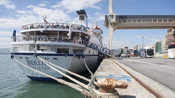 El crucero 'Berlín' llega a Santander con 333 pasajeros a bordo