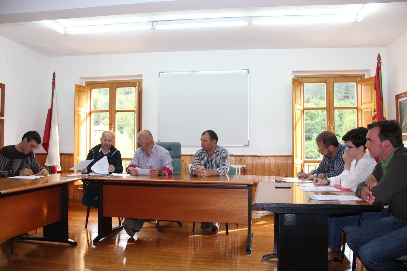 Pleno celebrado en el Ayuntamiento de Cabezón de LIébana.