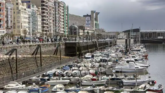 Vista del puerto deportivo de Puertochico.