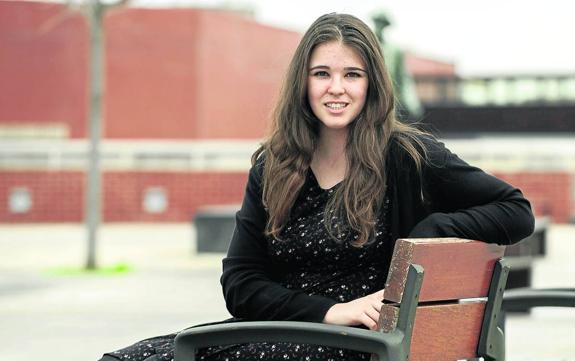 Almudena Campuzano, ganadora del Premio José Hierro de Poesía. 