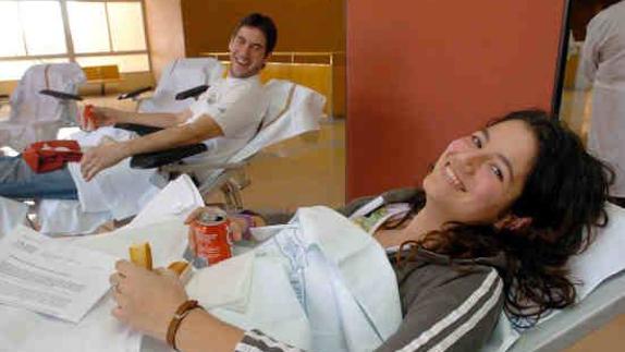 Más de 2.000 cántabros se incorporan a la Asociación de donantes de sangre