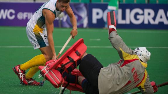 El portero cántabro, en un partido ante Australia.