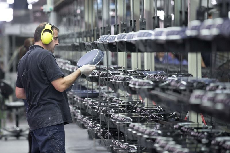 La evolución de la economía de Cantabria, por debajo de la media nacional.