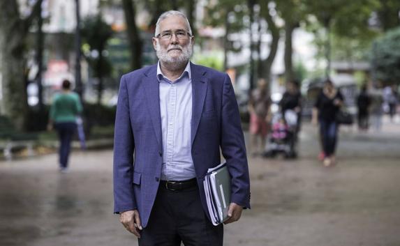 Ramón Ruiz Ruiz es el consejero de Educación del Gobierno de Cantabria.