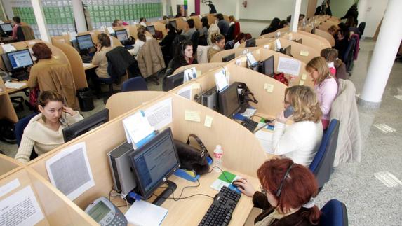 Imagen de archivo de algunas teleoperadoras de la empresa Unitono.