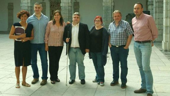 Los representantes de Podemos, en el Parlamento cántabro.