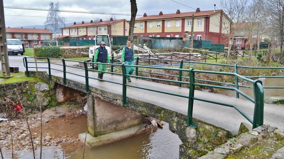 Pasarela actual que comunica con el poligono industrial