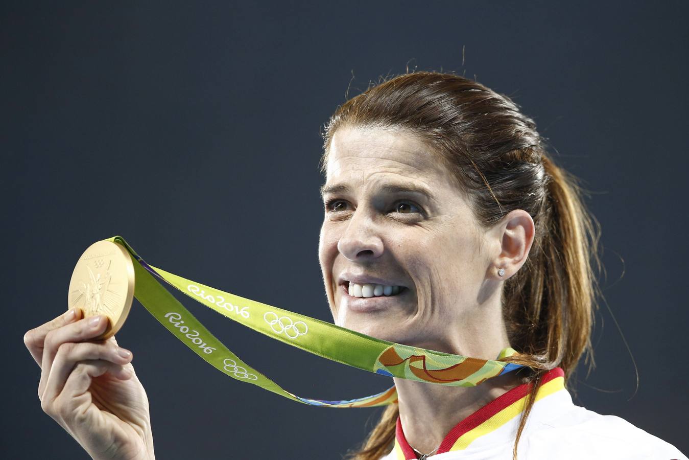 Ruth Beitia, con su medalla de oro olímpIca. 