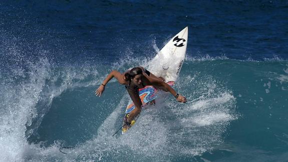 Joana Andrade, Justine Dupont, Emily Erickson y la cántabra Mirka Solar, en la Vaca Gigante