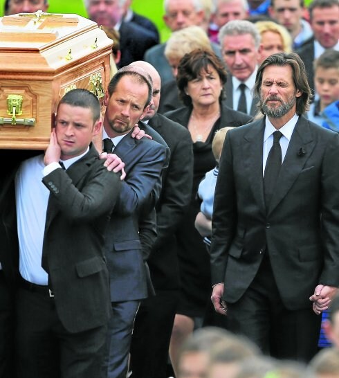 Jim Carrey, en el entierro de su novia, que tuvo lugar el año pasado en Irlanda. 