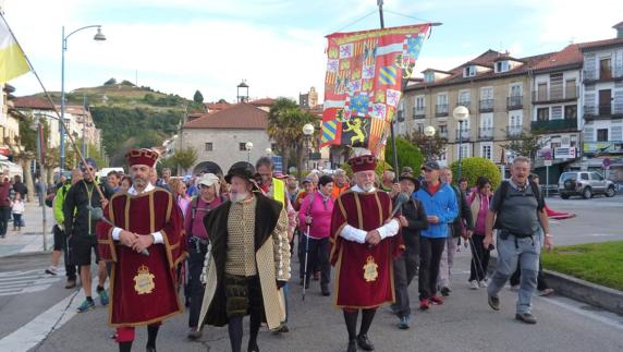 El emperador Carlos V, durante el comienzo de la Ruta en Laredo.