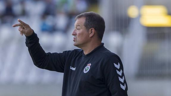 El entrenador del Racing, Ángel Viadero