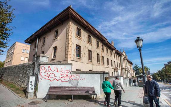 El colegio Las Esclavas sufrió el ataque de los vándalos.