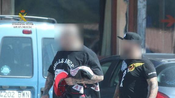 Dos de los detenidos en la operación.