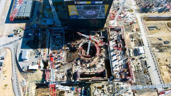 La monumental obra del Reactor Termonuclear Experimental Internacional (ITER) que se construye en Cadarache (Francia).