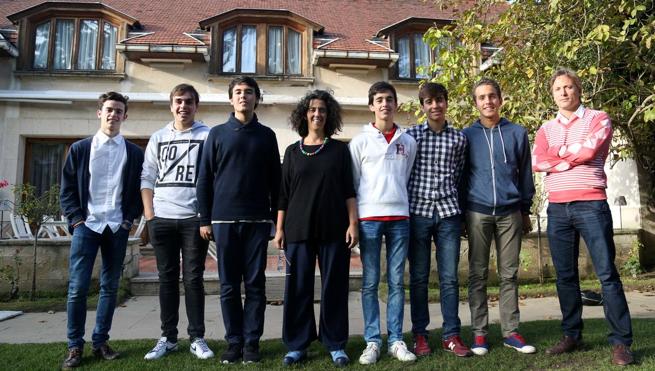 Estudiantes del Colegio San Agustín visitan el restaurante Deluz en Santander.