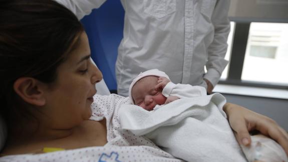 Deva, primer bebé cántabro de 2017
