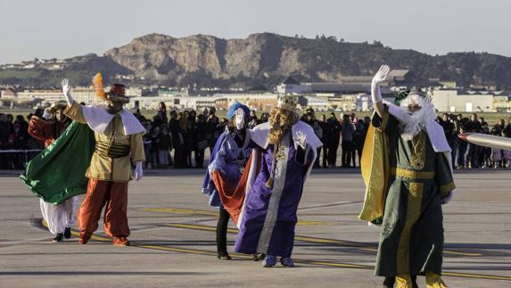 Los Reyes Magos, a su llegada a Santander.