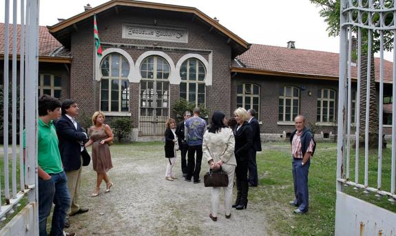Encuentro de antiguos alumnos celebrado en las escuelas de Solvay hace varios años. 