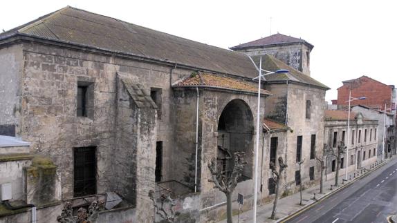 Edificio de la antigua Tabacalera, en la calle Alta, donde está prevista la construcción de setenta viviendas sociales.