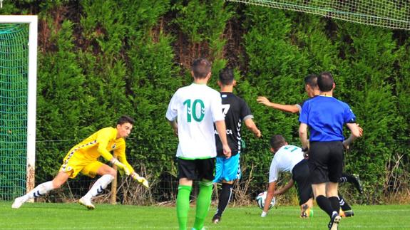 Germán Fernández, durante uno de los partidos de esta temporada con el equipo juvenil del Racing.