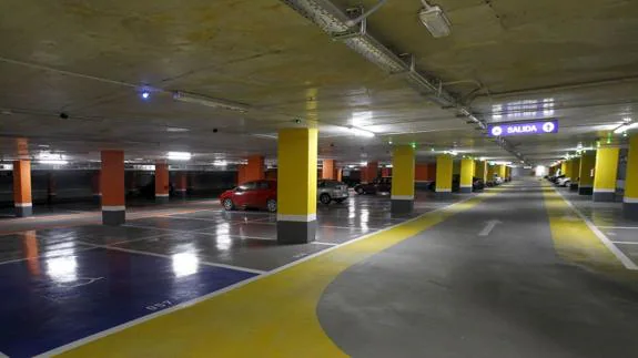 Interior del aparcamiento subterraneo de Tetuán.