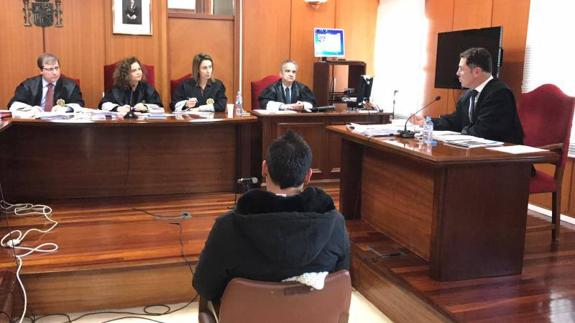 Imagen del juicio contra el acusado de agresión sexual, este miércoles en la Audiencia de Cantabria.