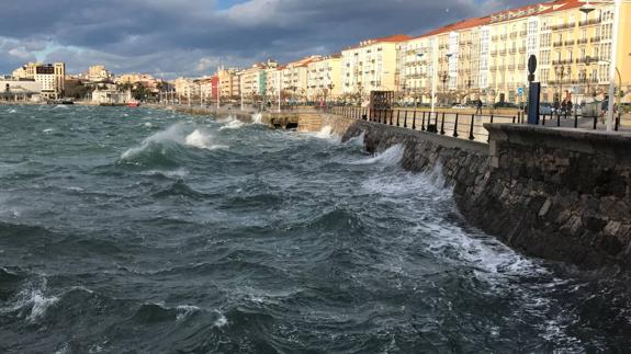 El viento podría alcanzar este viernes los 120 km/h en Cantabria