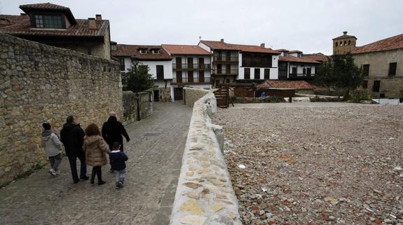 El derribo del Museo de la Inquisición deja libre un solar en Santillana del Mar