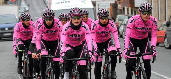 El equipo Gomur-Liébana 2017 en el primer entrenamiento del año. Son ya seis temporadas en las que esta imagen se repite a principios de febrero. 