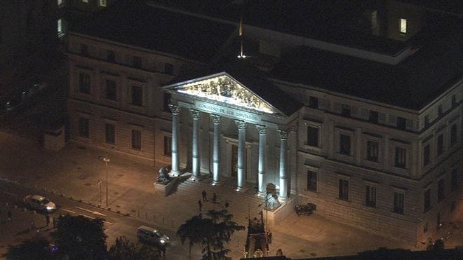 Vista aérea del Congreso de los Diputados, uno de los lugares más vigilados por los helicópteros del Cuerpo Nacional de Policía.