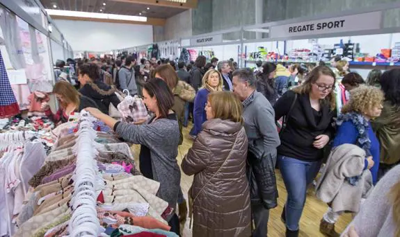 La Feria del Stock de Santander, que ayer cerró sus puertas, ha recibido a «unos 25.000 visitantes» según la organización. 