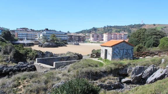 Antiguo vivero de langostas en la playa del Sable