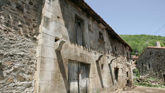 Vivienda que ahora deja de ser BIC al constatarse que no fue la residencia del padre Rábago.