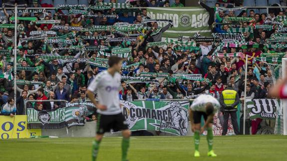 En el último partido, ante el Somozas, se congregaron 7.868 espectadores en los Campos de Sport. 