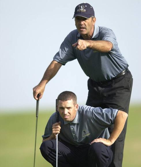 Seve aconseja a Sergio García durante la disputa del 'Seve Trophy' de 2003, que se disputó en Valencia