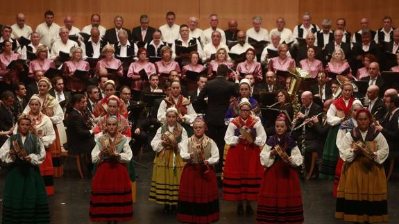 Imagen de la Gala del Folclore Cántabro 2016.