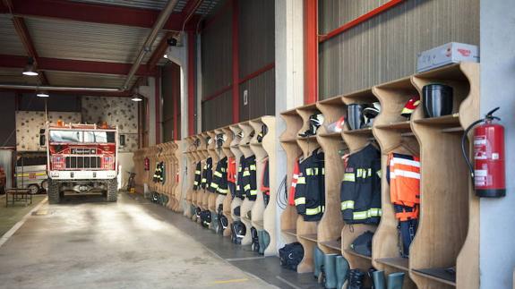 Interior del parque de bomberos de Camargo