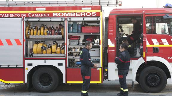 Camargo acusa a una "minoría" de bomberos de boicotear el servicio