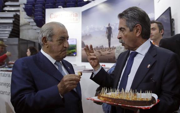 Miguel Angel Revilla durante la inauguración de la Feria del Viaje de Madrid, que dedica su primera jornada a Cantabria.