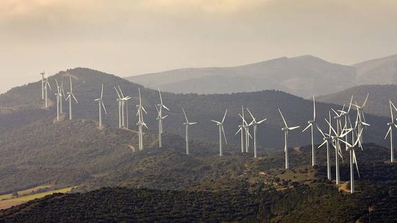 Aerogeneradores en un parque eólico en La Rioja