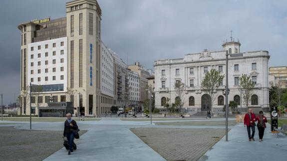 El edificio del antiguo Banco de España, que podría acoger la sede del centro asociado del Reina Sofía.