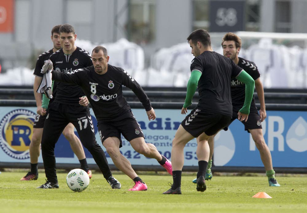 Imagen de archivo de un entrenamiento reciente del equipo cántabro.