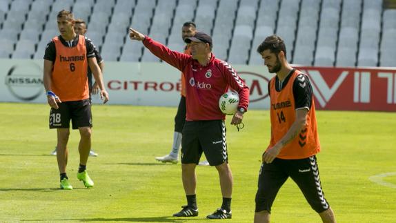 Viadero dirige el entrenamiento de este jueves.