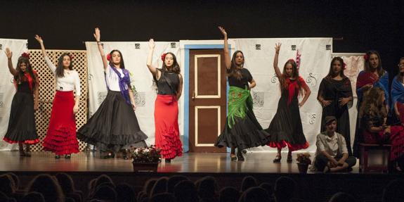 El Centro Cultural Ramón Pelayo de Solares acogió esta semana la representación del IES Ría del Carmen. 