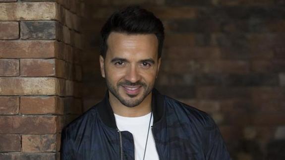 Luis Fonsi actúa en la campa de la Magdalena el 27 de julio