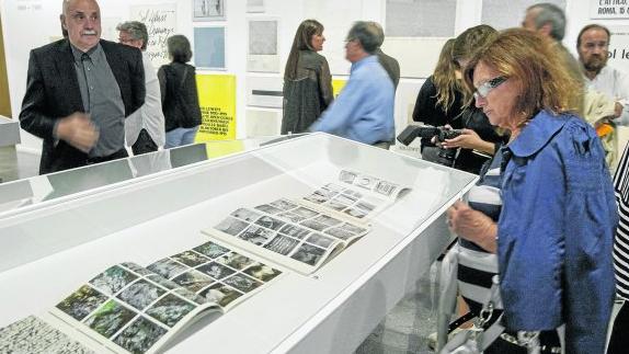 Imagen de una exposición de Sol  Lewitt, organizada por el Archivo  Lafuente, en el Paraninfo de la  Universidad.