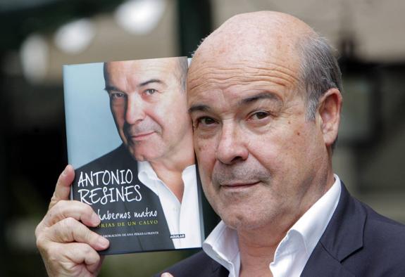 El actor cántabro Antonio Resines presenta el viernes en Torrelavega sus memorias. 